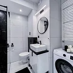 12 Floor Mogilska Tower Cracovia