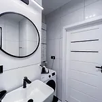 12 Floor Mogilska Tower Appartamento