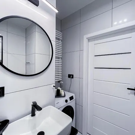 12 Floor Mogilska Tower Apartamento